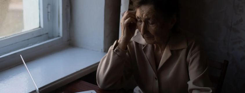 gabinete psicológico malaga, cuesta de enero, mujer triste y deprimida